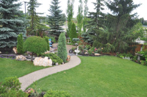 The garden invites visitors to stroll about.